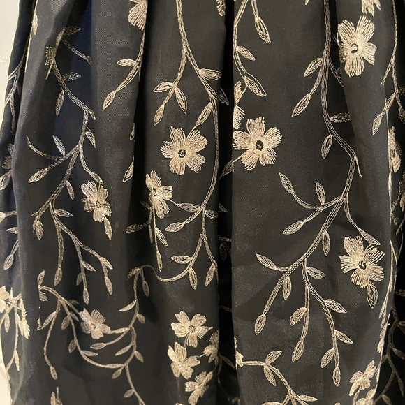 R & M Richards Black Fit & Flare Party Dress Sz 12 - Picture 3 of 5